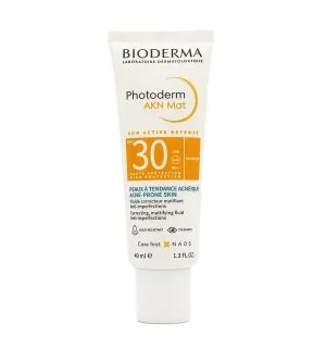 Bioderma Photoderm AKM Mat ochranný zmatňujúci fluid na tvár SPF 30