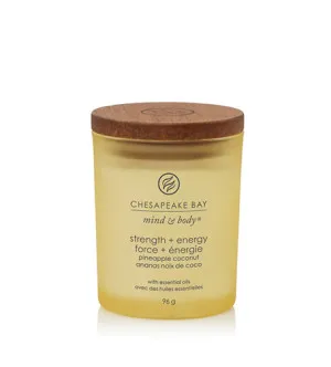 Chesapeake Bay Strength + Energy Pineapple Coconut vonná sviečka 96 g