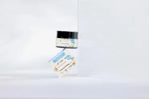 Kvitok Jemný pemzový peeling pre všetky typy pleti 30 ml