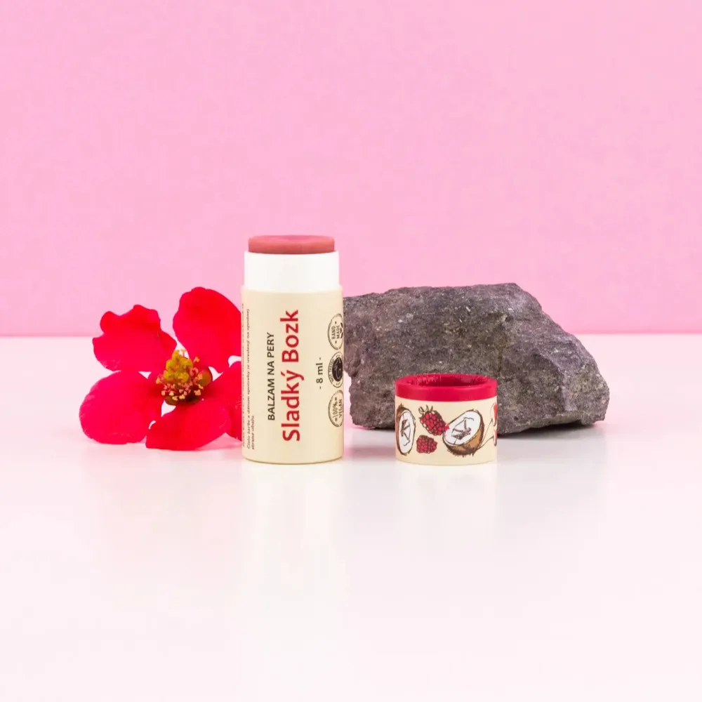 Kvitok Balzam na pery Sweet Kiss (8 ml) - jemne tónuje pery