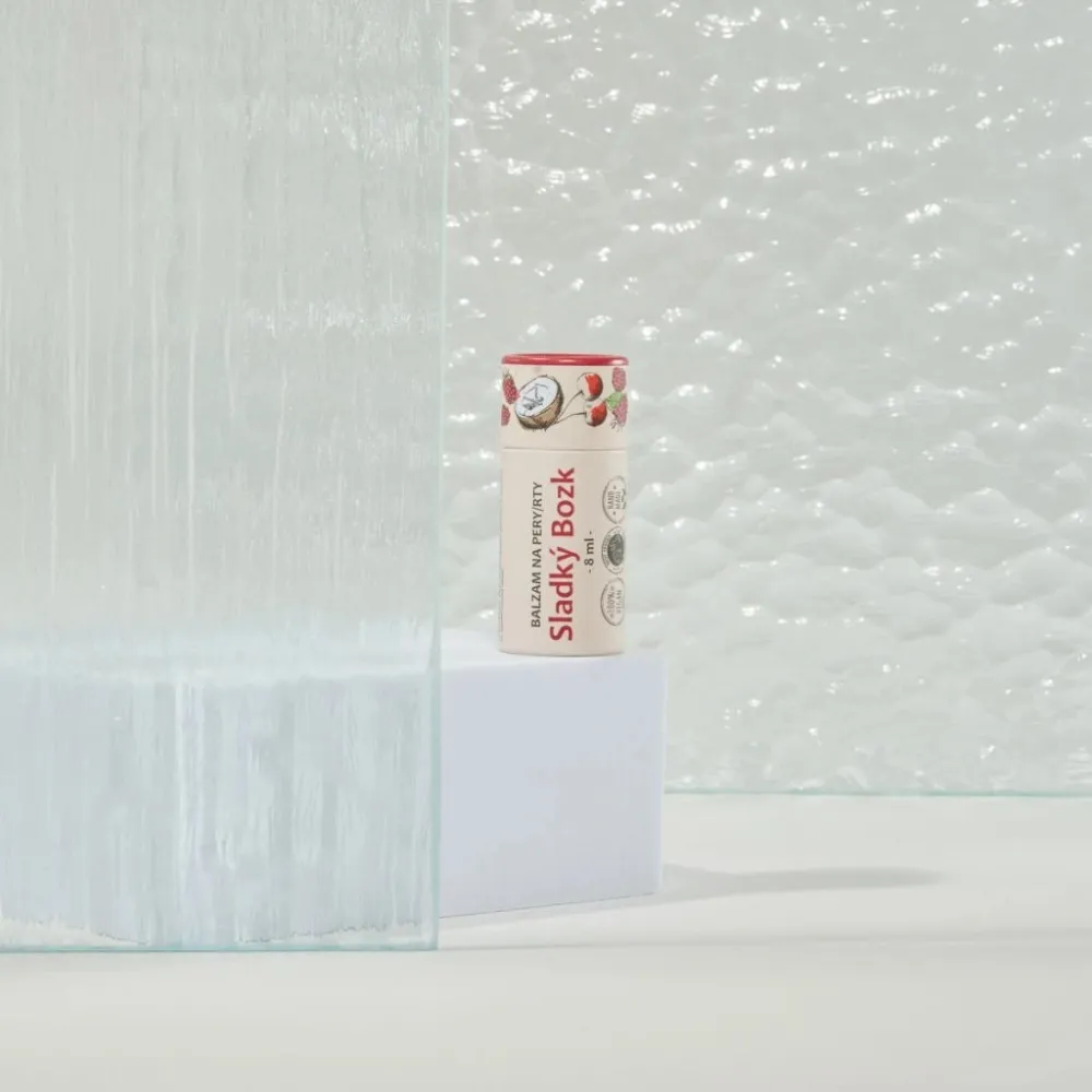 Kvitok Balzam na pery Sweet Kiss (8 ml) - jemne tónuje pery