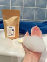 Kvitok Magická pena do kúpeľa Azúrové pobrežie 60 g - krásne pení