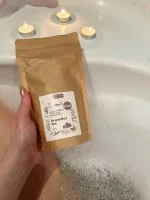 Kvitok Magická pena do kúpeľa Orientálna noc 300 g - krásne pení