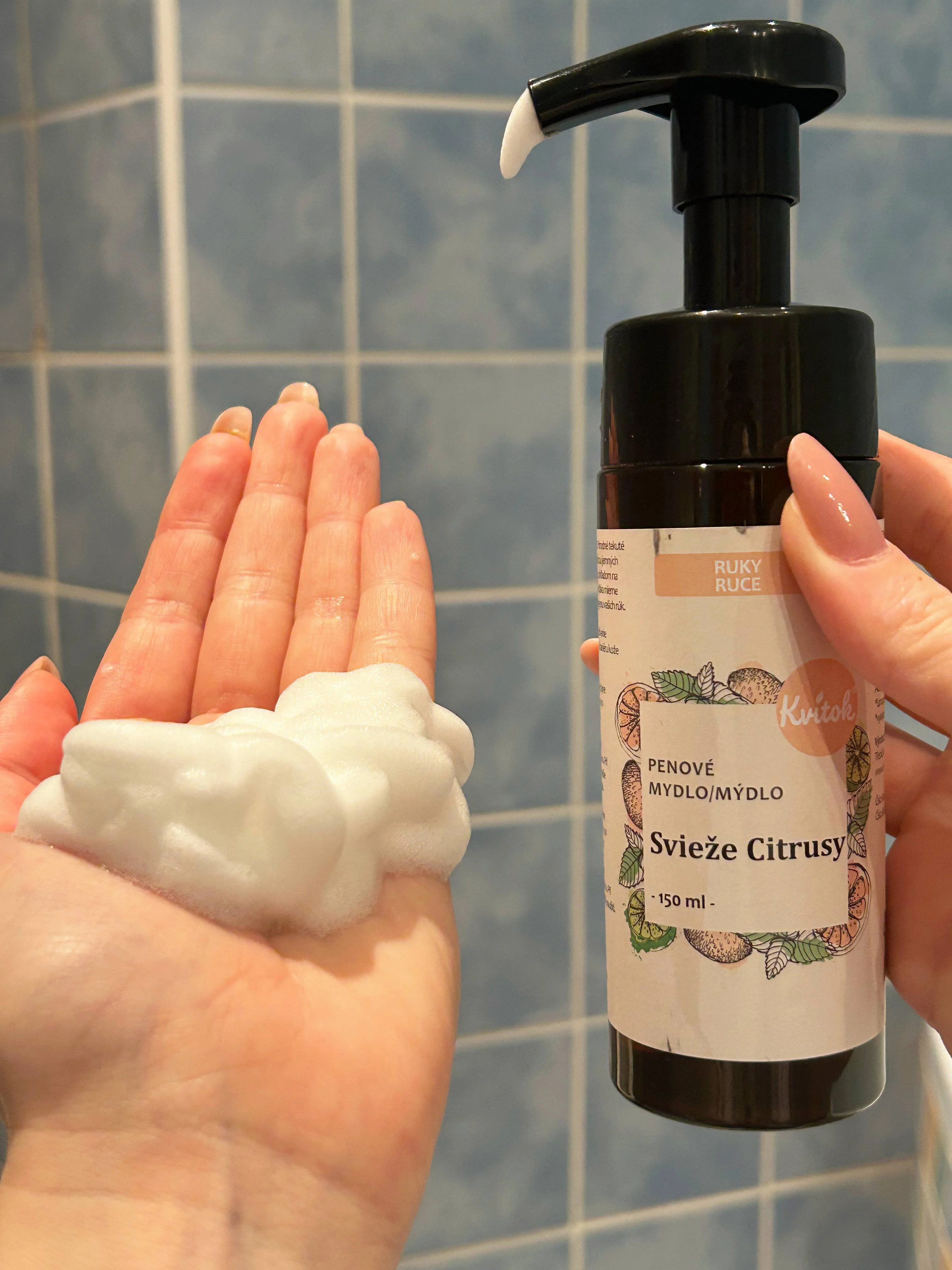 Kvitok Tekuté penové mydlo Svieže citrusy (150 ml) - s krásnou sviežou vôňou