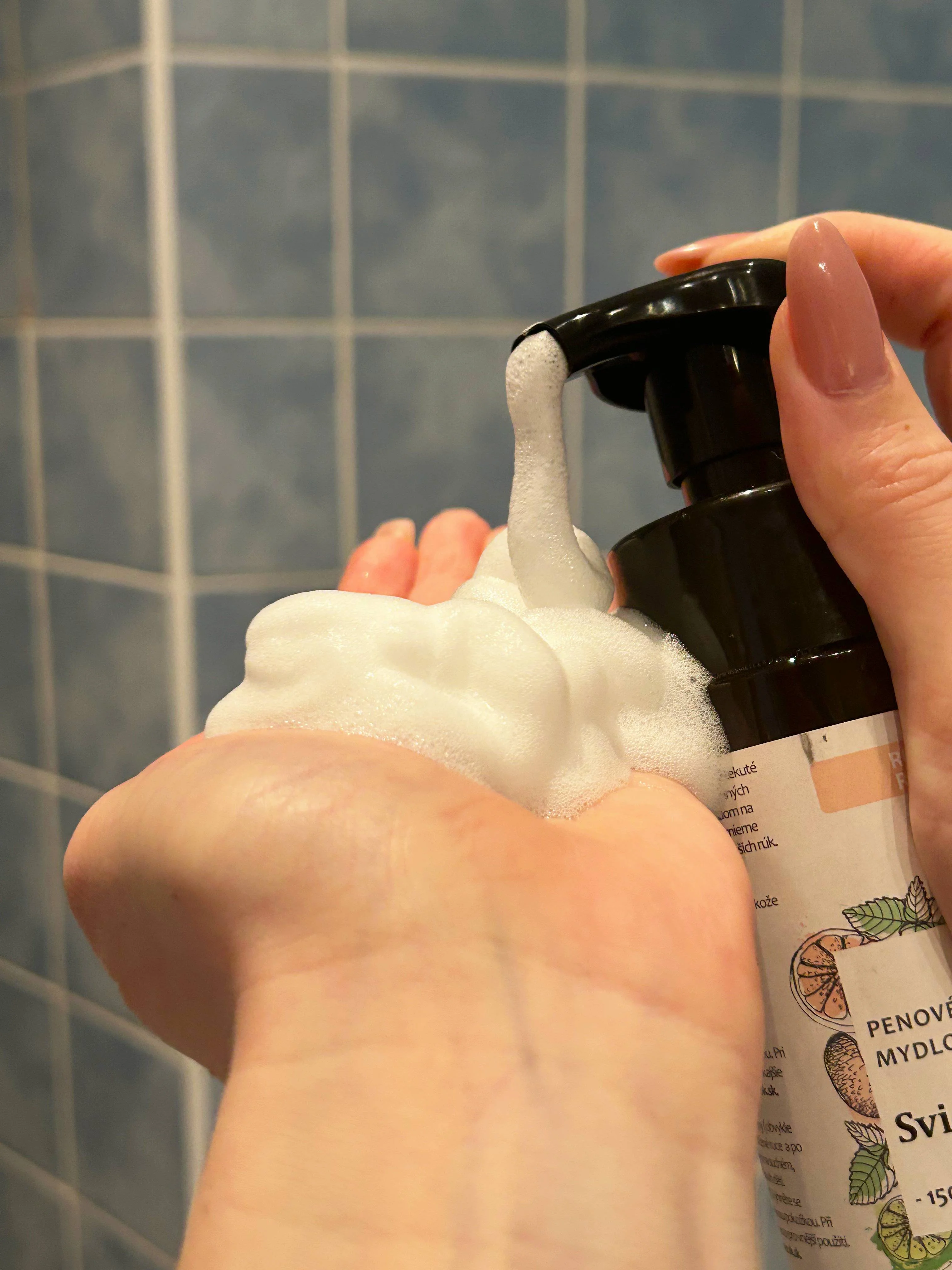 Kvitok Tekuté penové mydlo Svieže citrusy (150 ml) - s krásnou sviežou vôňou