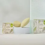 Kvitok Tuhý šampón s kondicionérom proti lupinám Moringa (25 g) - lesklé vlasy bez lupín