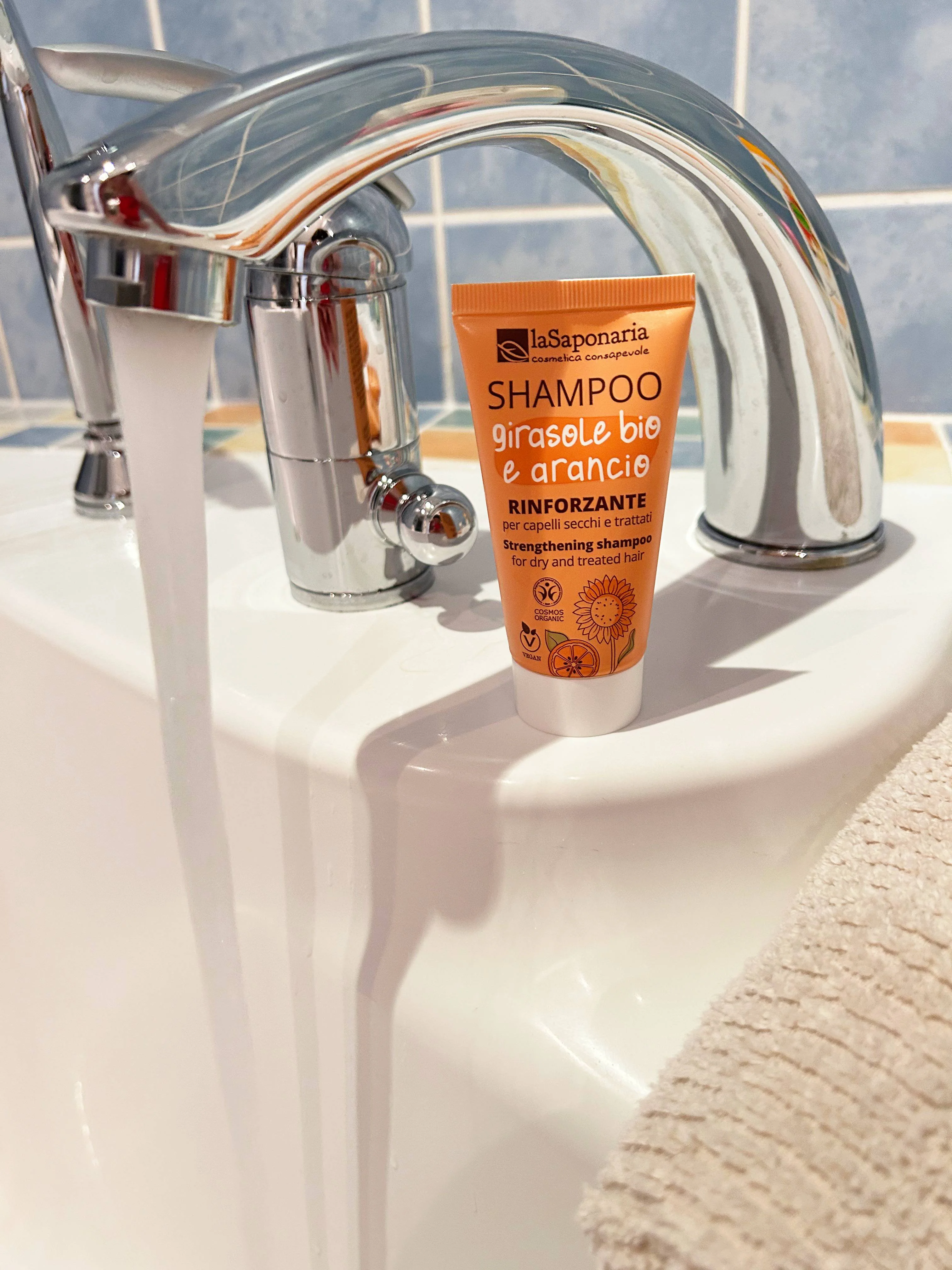 laSaponaria Šampón so slnečnicou a sladkým pomarančom BIO 30 ml