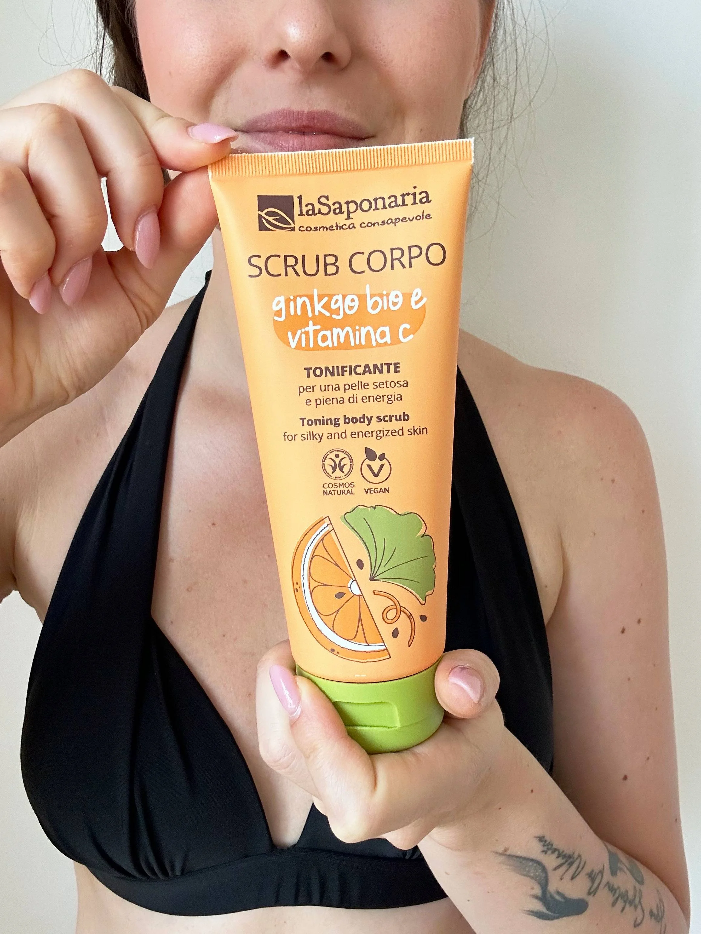 laSaponaria Telový peeling s BIO ginkgo bilobou a vitamínom C 30 ml - pre hebkú a žiarivú pokožku