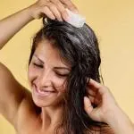 laSaponaria Posilňujúci a upokojujúci tuhý šampón (50 g)