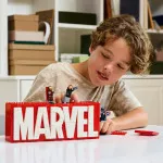 Marvel 76313 Logo MARVEL a minifigúrky