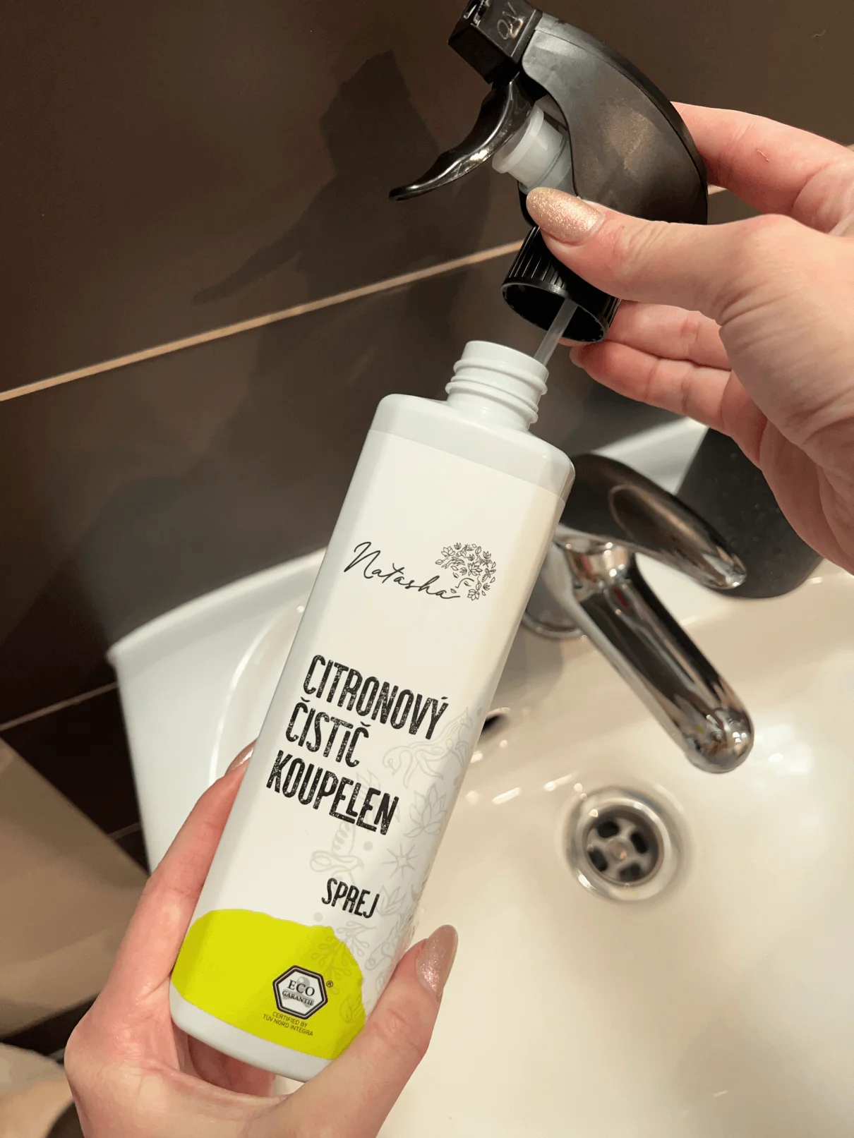 Natasha Citrónový čistič kúpeľní - sprej (500 ml) - vhodný do domácností s tvrdou vodou