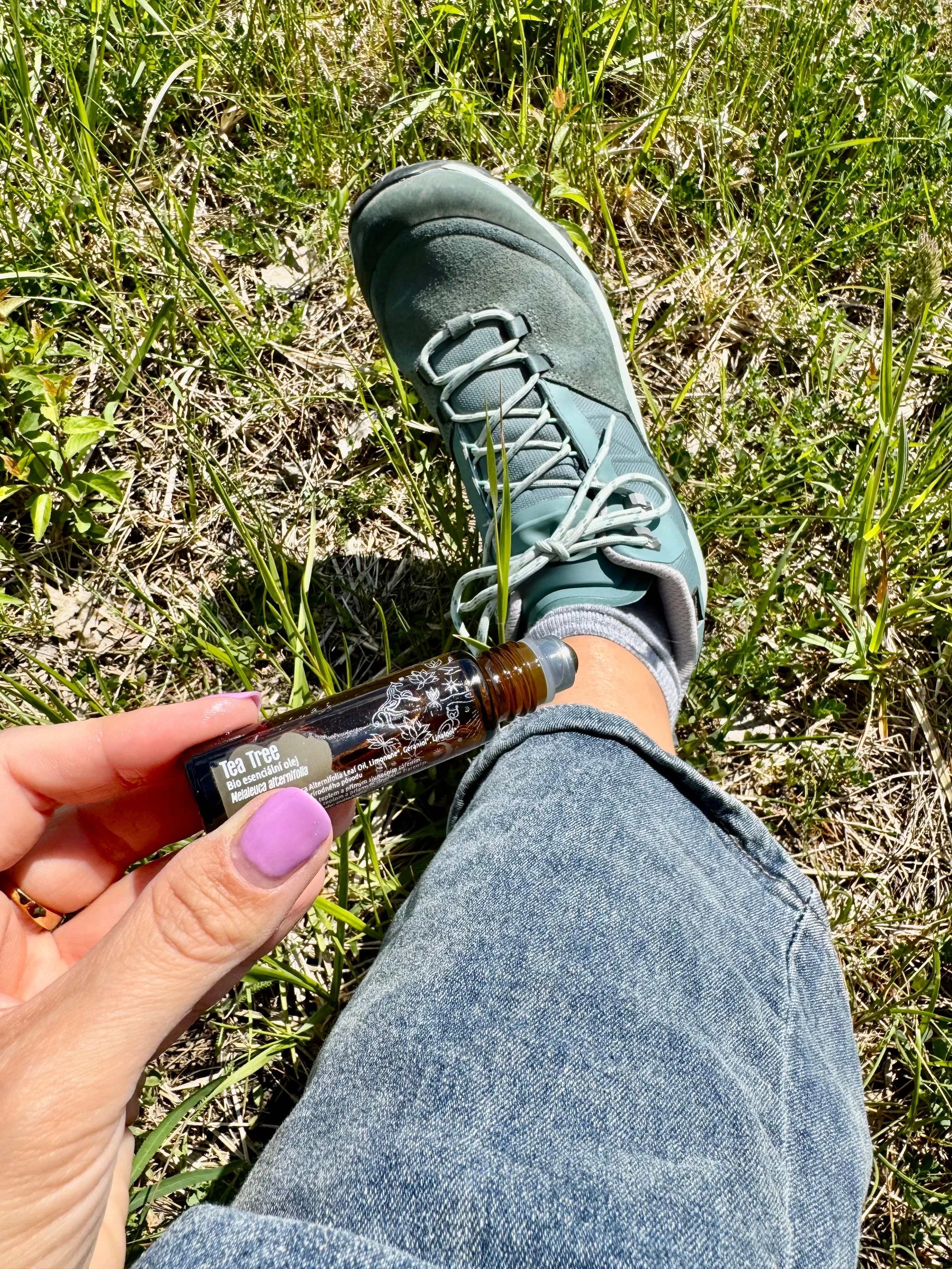 Natasha Roll-on Esenciálny olej Tea Tree BIO (10 ml) - malý pomocník na cesty