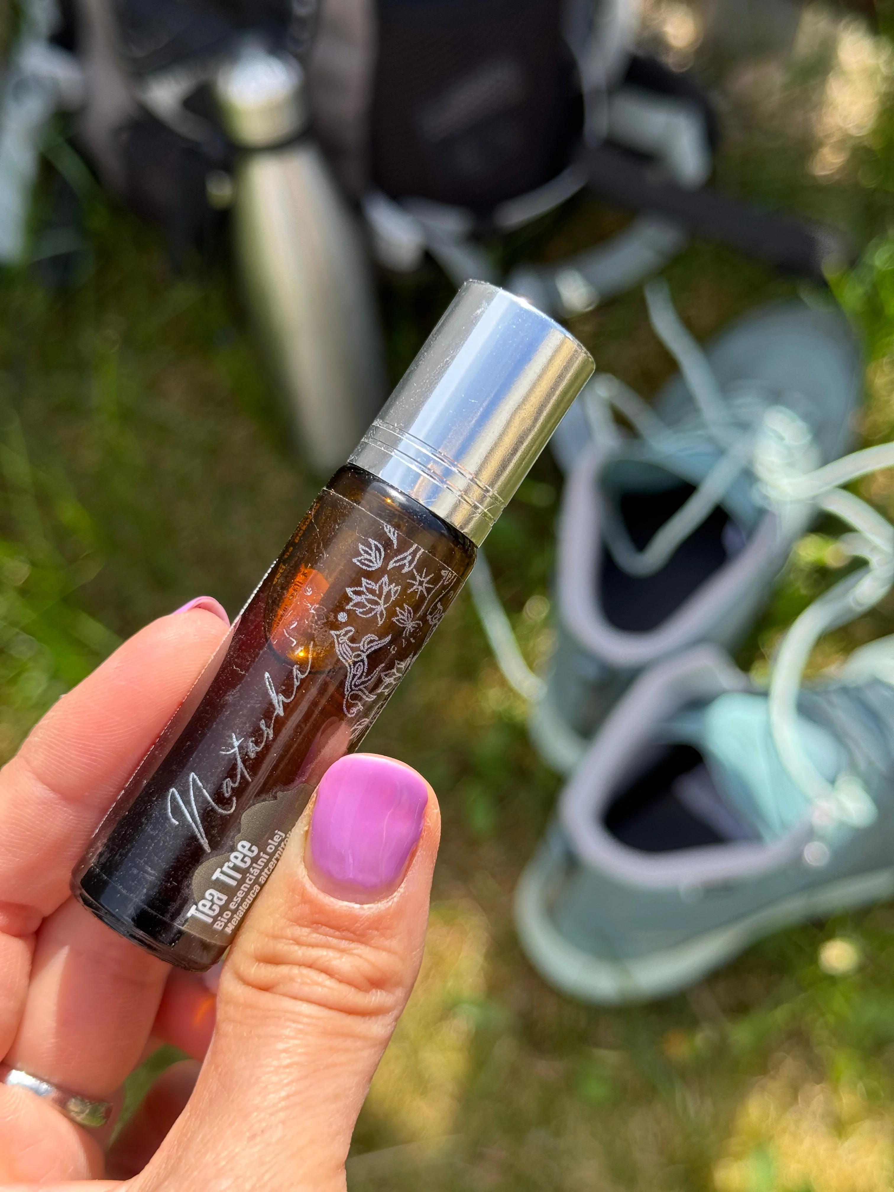 Natasha Roll-on Esenciálny olej Tea Tree BIO (10 ml) - malý pomocník na cesty