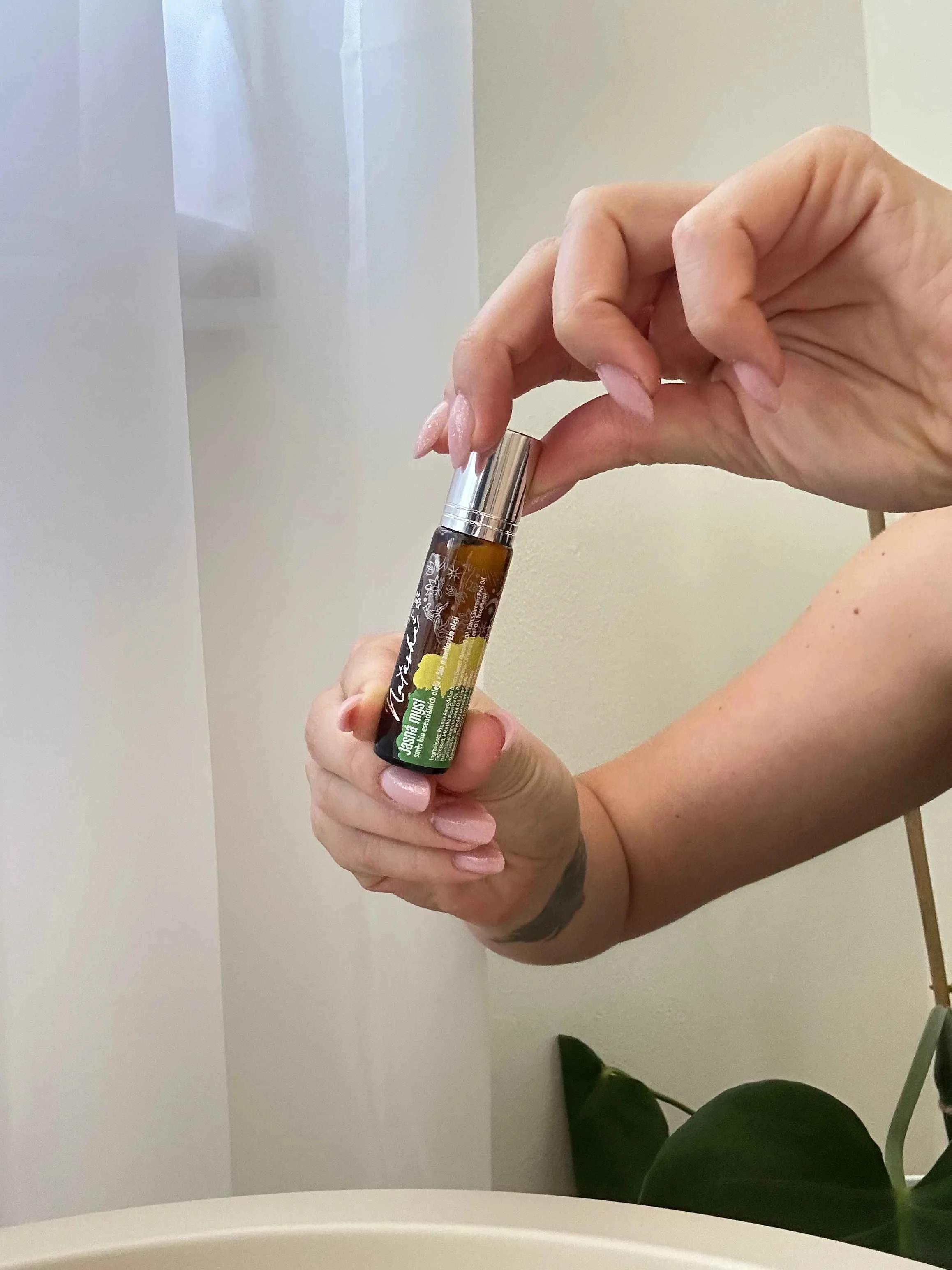 Natasha Roll-on Zmes esenciálnych olejov - Jasná myseľ (10 ml) - povzbudenie kedykoľvek a kdekoľvek