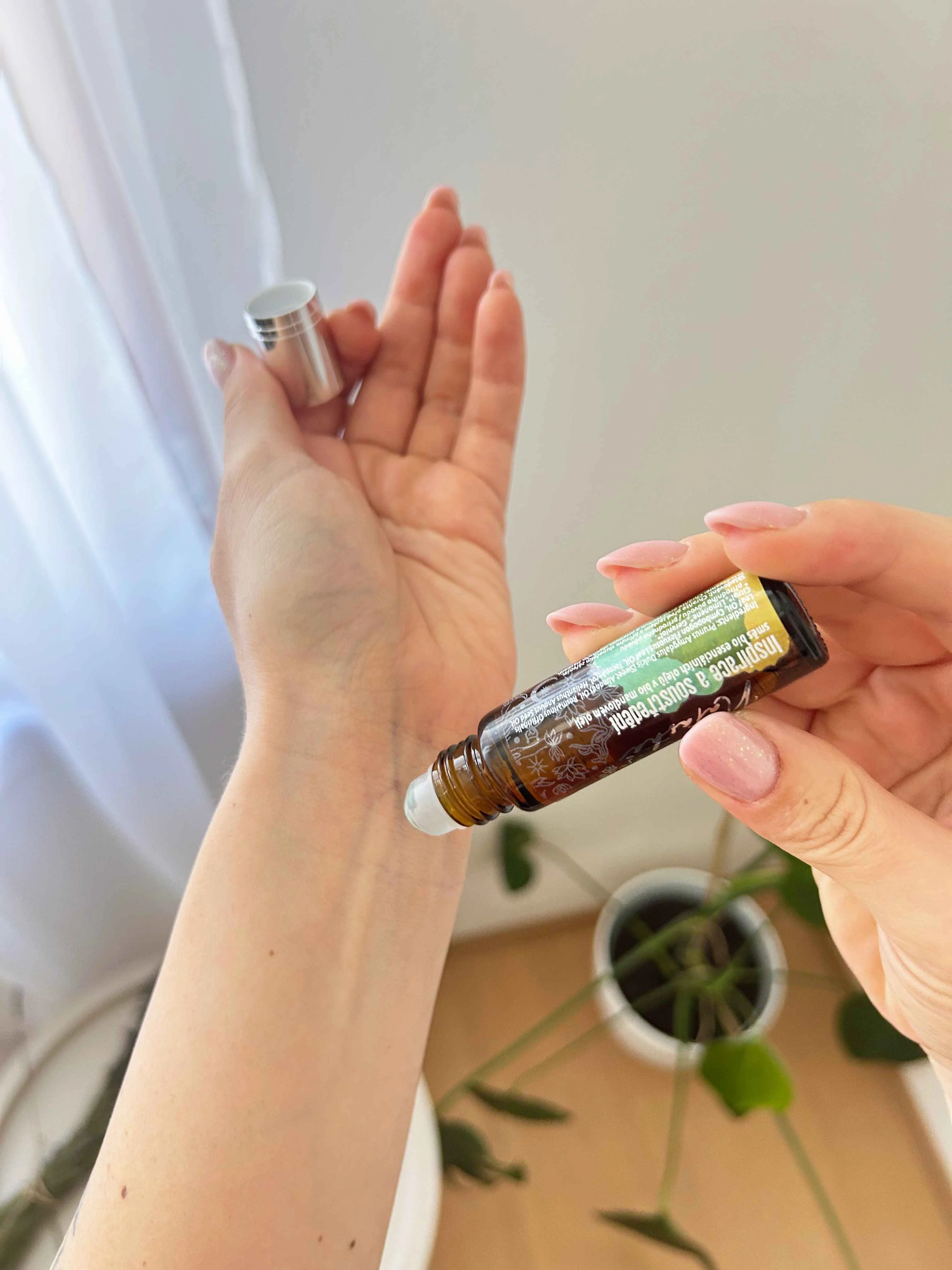 Natasha Roll-on Zmes esenciálnych olejov - Jasná myseľ (10 ml) - povzbudenie kedykoľvek a kdekoľvek