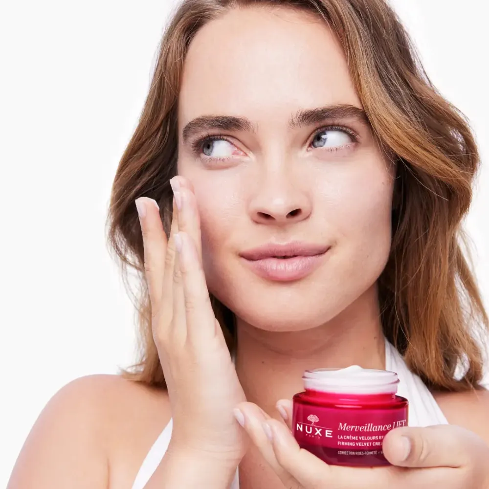 Merveillance LIFT spevňujúci púdrový krém 50 ml