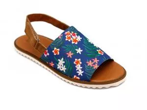 Perky Pier Sandal Plumerias