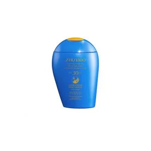 Shiseido SynchroShield Expert Ochranné opaľovacie mlieko na tvár a telo SPF 30