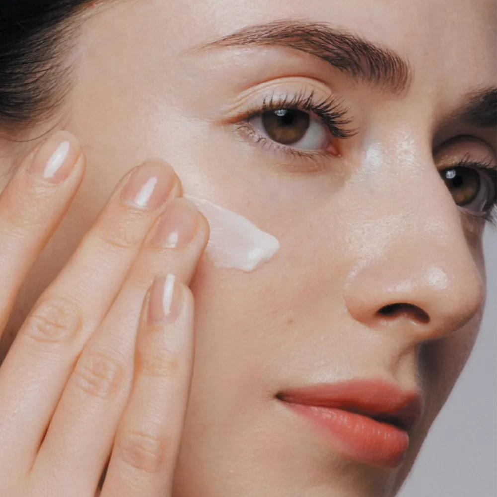 Future Solution LX nočný regeneračný a protivráskový krém 50 ml