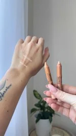 SO’BiO étic Korektor BIO (4 g) 25 BEIGE DORÉ — zlatá béžová - zakryje nedokonalosti pleti