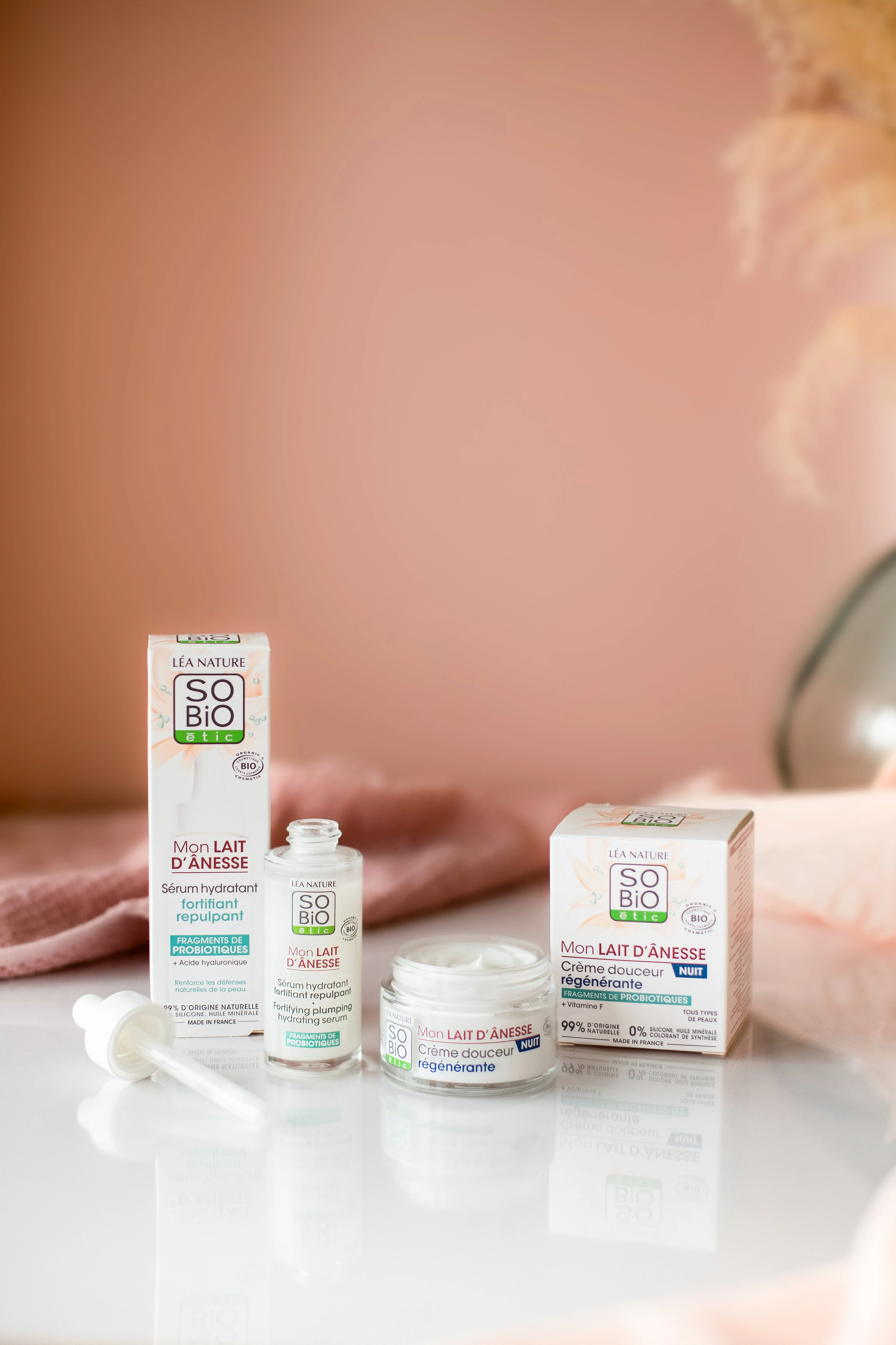 SO’BiO étic Nočný regeneračný krém s BIO oslím mliekom (50 ml) - šľahaná textúra
