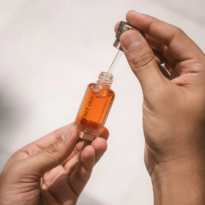 Secret Oud Koncentrovaný parfumový olej U 12 ml