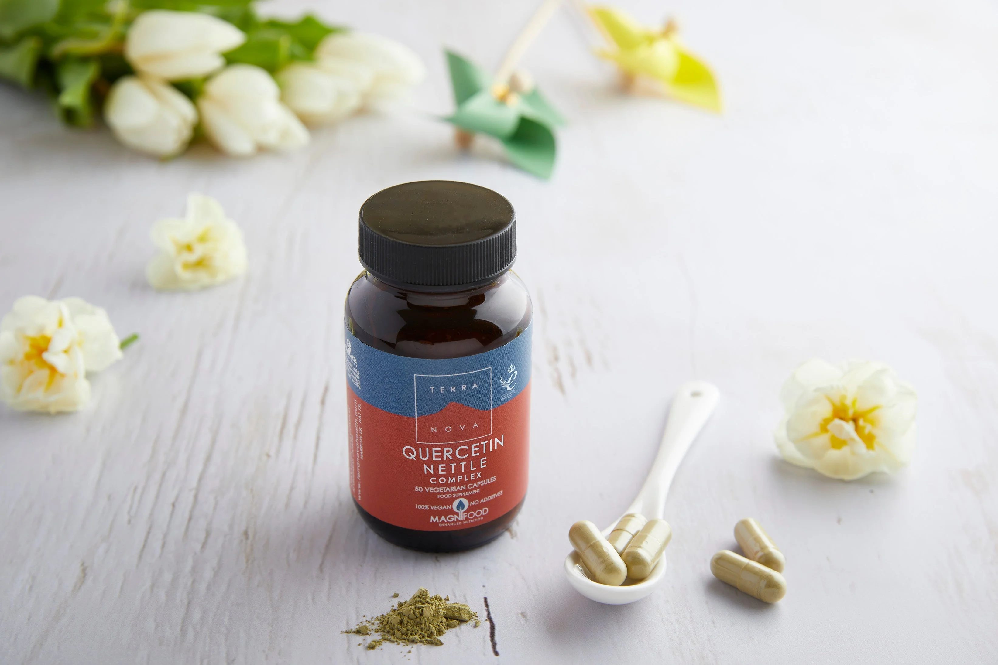 Terranova Health Quercetin Nettle Complex so žihľavou (50 kapsúl) - pri peľovej sezóne a oslabenej imunite