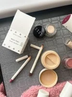 Uoga Uoga Krémová pomáda na obočie (2,5 ml) 797 Pebbles & Salt - Blonde - 3 odtiene pre opticky hustejšie obočie