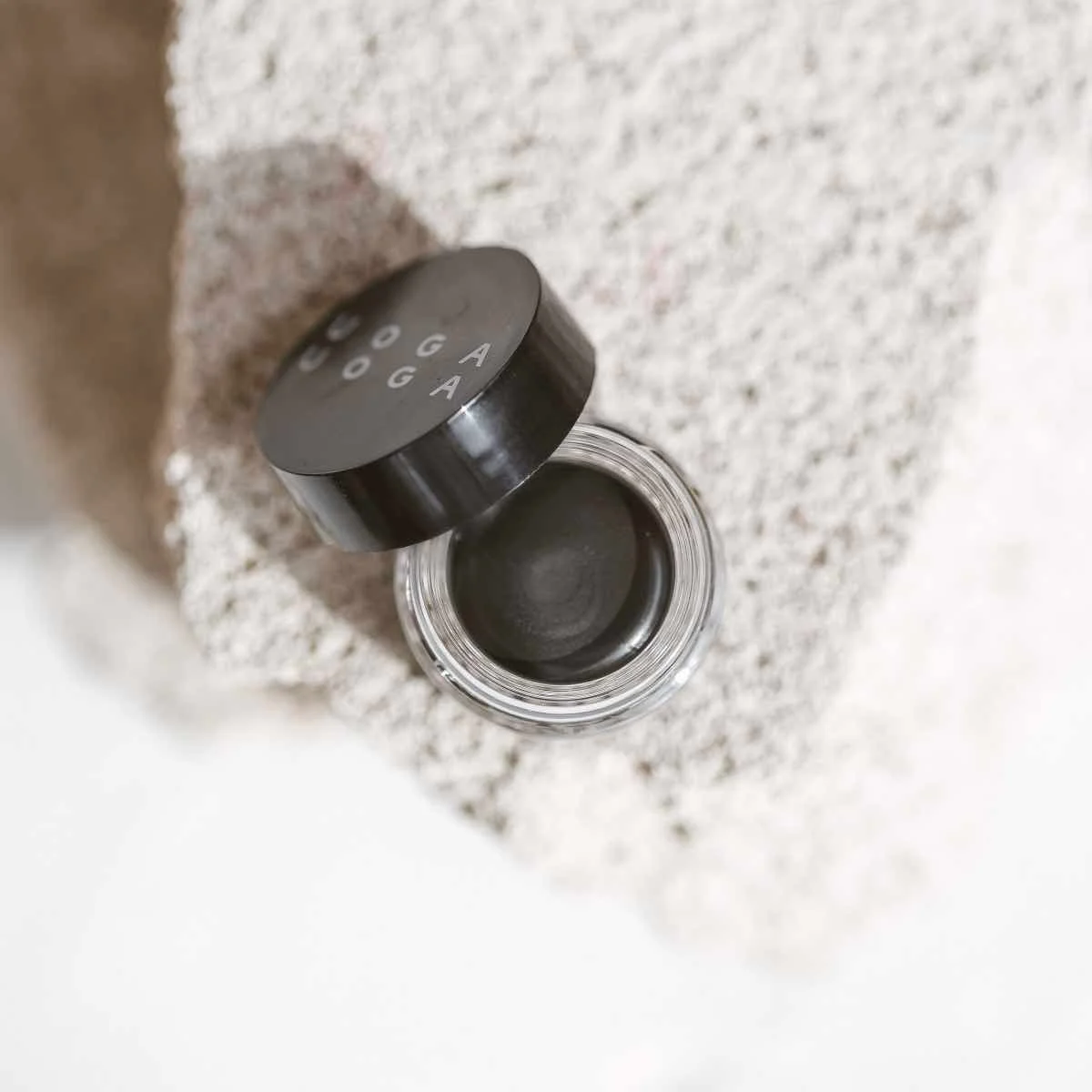 Uoga Uoga Krémové očné linky (2,5 ml) - Black Drama - Čierne - na denné aj večerné líčenie