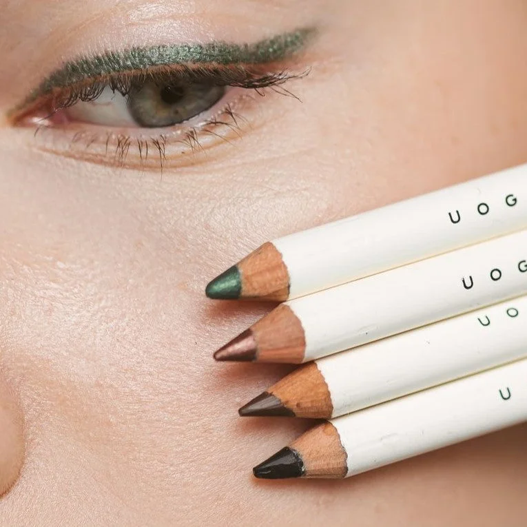 Uoga Uoga Mäkká ceruzka na oči BIO 852 Copper Snake - Svetlohnedá perleťová - 4 odtiene pre každý look