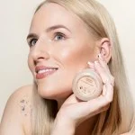 Uoga Uoga Minerálny púdrový make-up s jantárom (10 g) 631 Neversleeping Beauty - ľahký, prirodzený, SPF 15