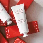 Uoga Uoga Regeneračný pleťový peeling s brusnicami (40 ml) - pre hladšiu a rozjasnenú pokožku