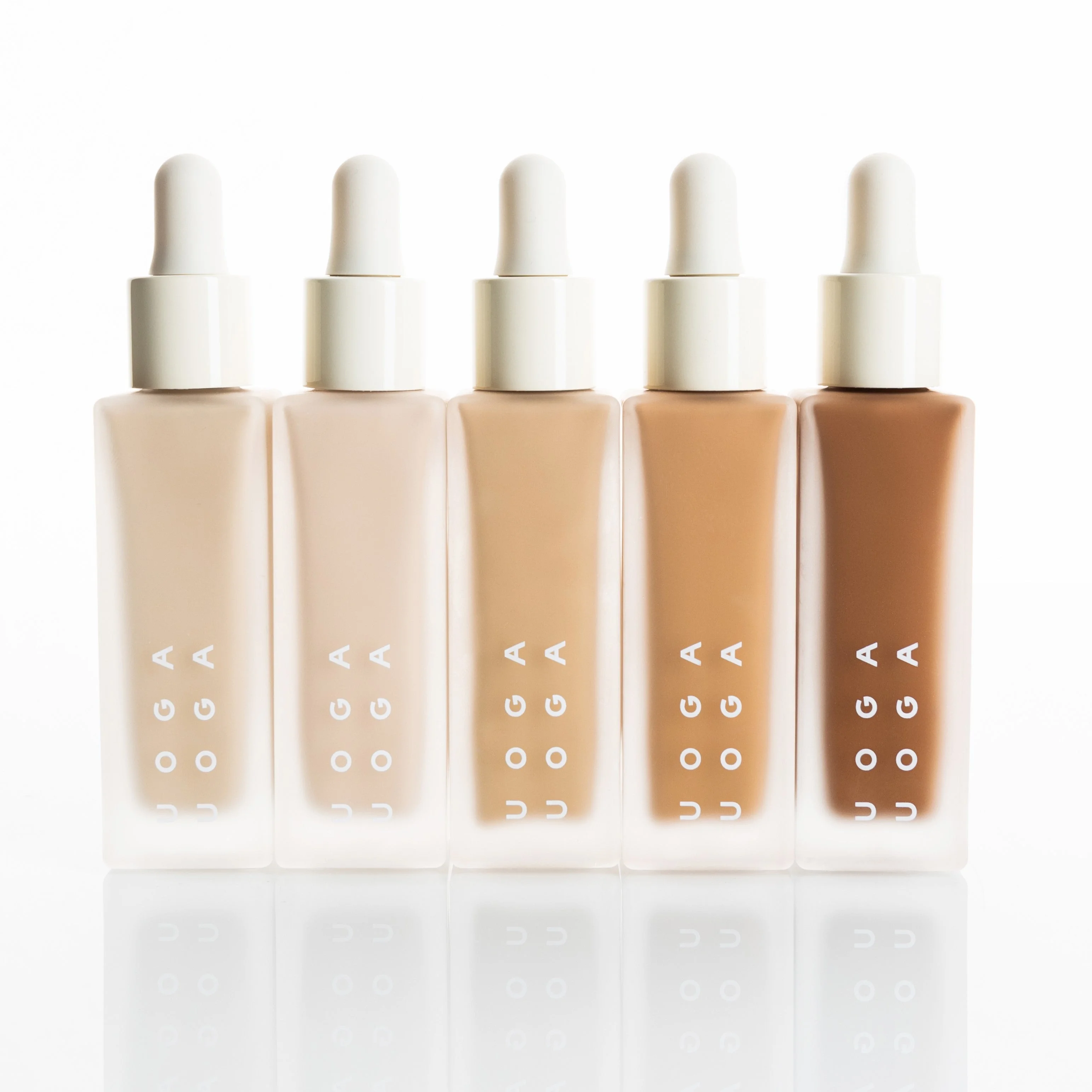 Uoga Uoga Tekutý minerálny make-up a sérum SPF 20 BIO (30 ml) 682 Foamy Sea - hydratuje a chráni pleť