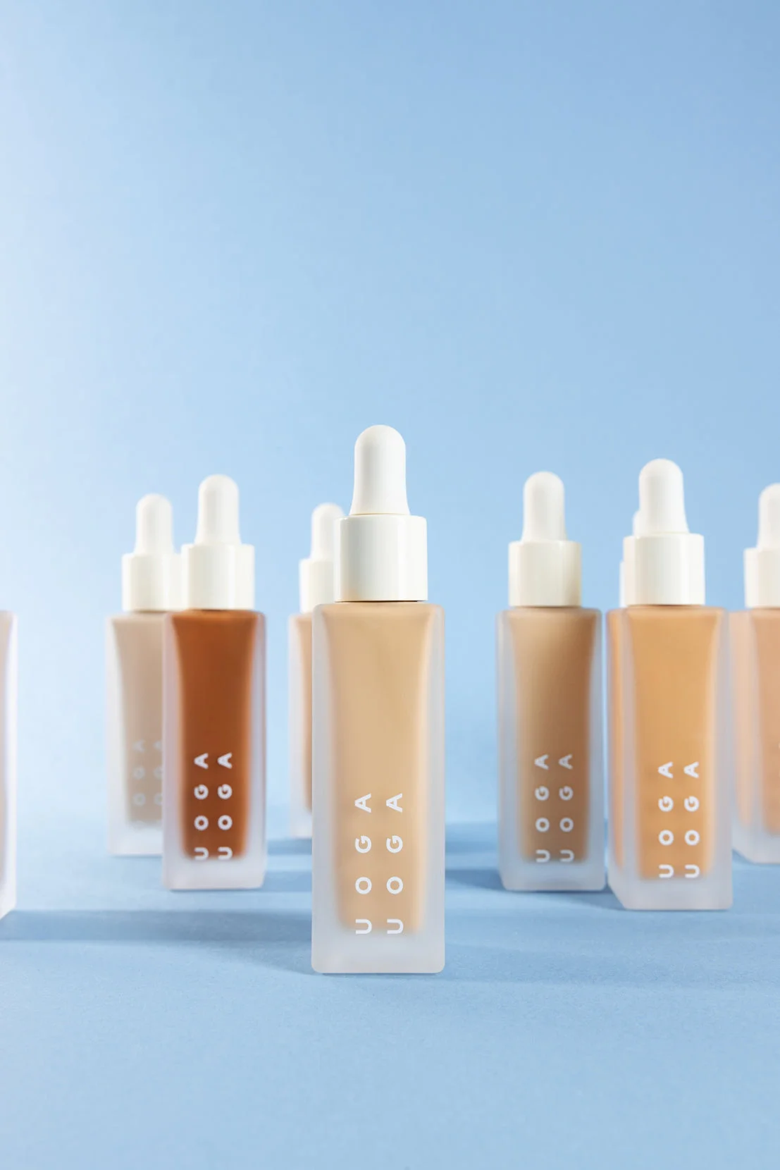 Uoga Uoga Tekutý minerálny make-up a sérum SPF 20 BIO (30 ml) 685 Desolate Shore - hydratuje a chráni pleť