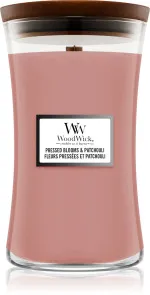 Pressed Blooms & Patchouli vonná sviečka s dreveným knôtom 609,5 g