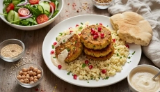 Cícerové karbanátky s tahini omáčkou, ktoré vás prekvapia