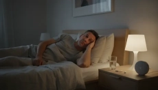# Čo znamená pískanie v ušiach a prečo večer silnie

Pískanie v ušiach, odborne nazývané **tinnitus*