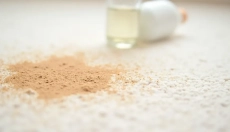 Ako vyčistiť koberec jedlou sódou a vrátiť mu svieži vzhľad