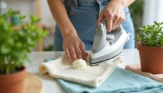 Ako vyčistiť žehličku od pripálenín pomocou babských rád