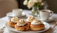 Aká poleva na škoricové slimáky vyhovuje vášmu štýlu pečenia