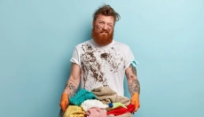 Ako odstrániť mastné škvrny z oblečenia