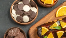 Objavte dokonalú chuť ovocia obaleného v čokoláde