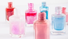 Krása bez chémie s prírodným lakom na nechty