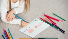 Ako ľahko odstrániť pero z vašich odevov