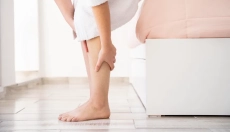 Čo spôsobuje opuchnutý členok bez úrazu a ako mu predísť?